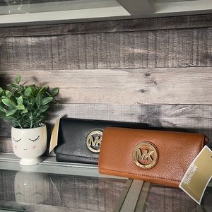 ❤️NEW!❤️MICHAEL Kors Genuine Leather Fulton.$158ea